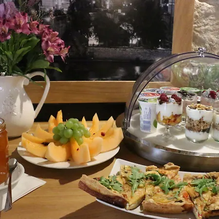 Отель At The White Lily Прага