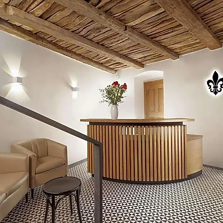 Hotel At The White Lily 4*