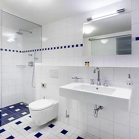 Hotel At The White Lily 4*