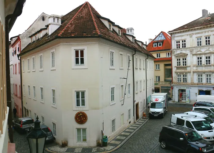 Hotel At The White Lily